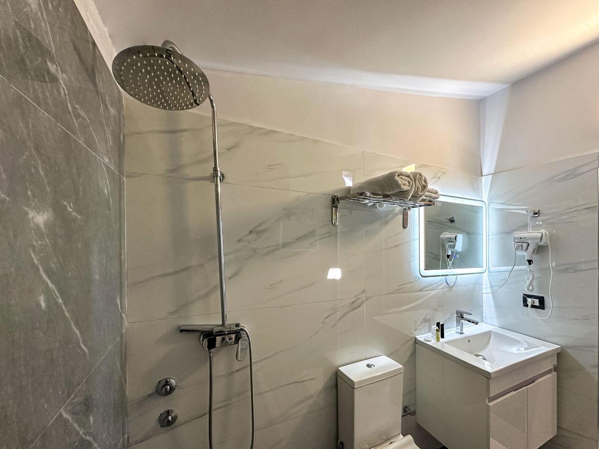 Eden Hotel Tirana Zewnętrze zdjęcie