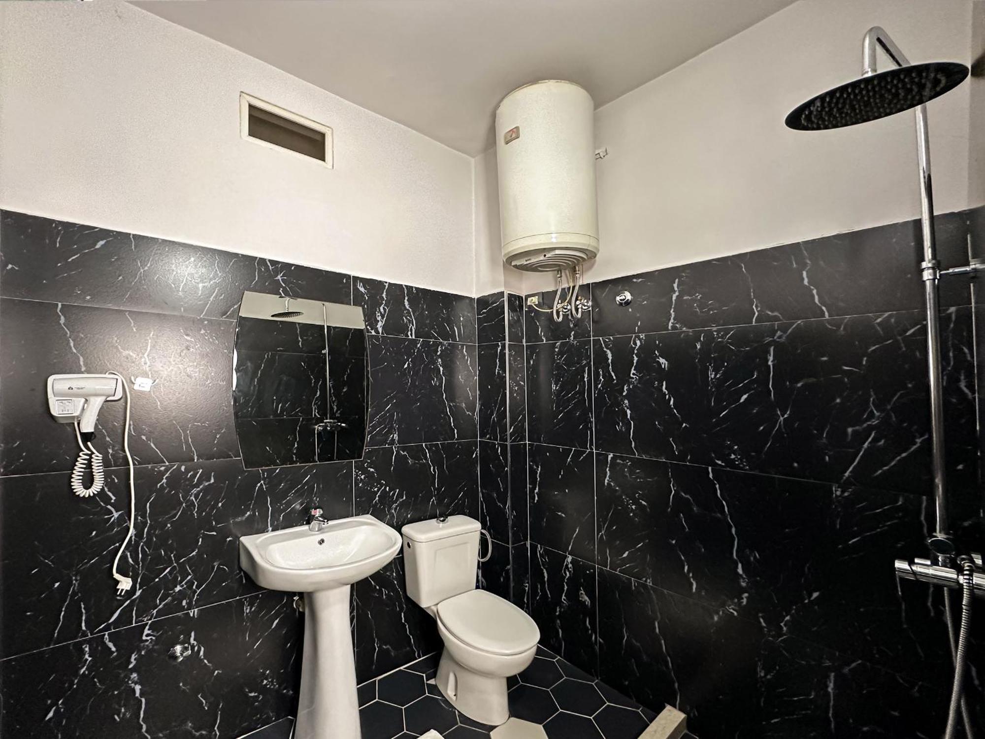 Eden Hotel Tirana Zewnętrze zdjęcie
