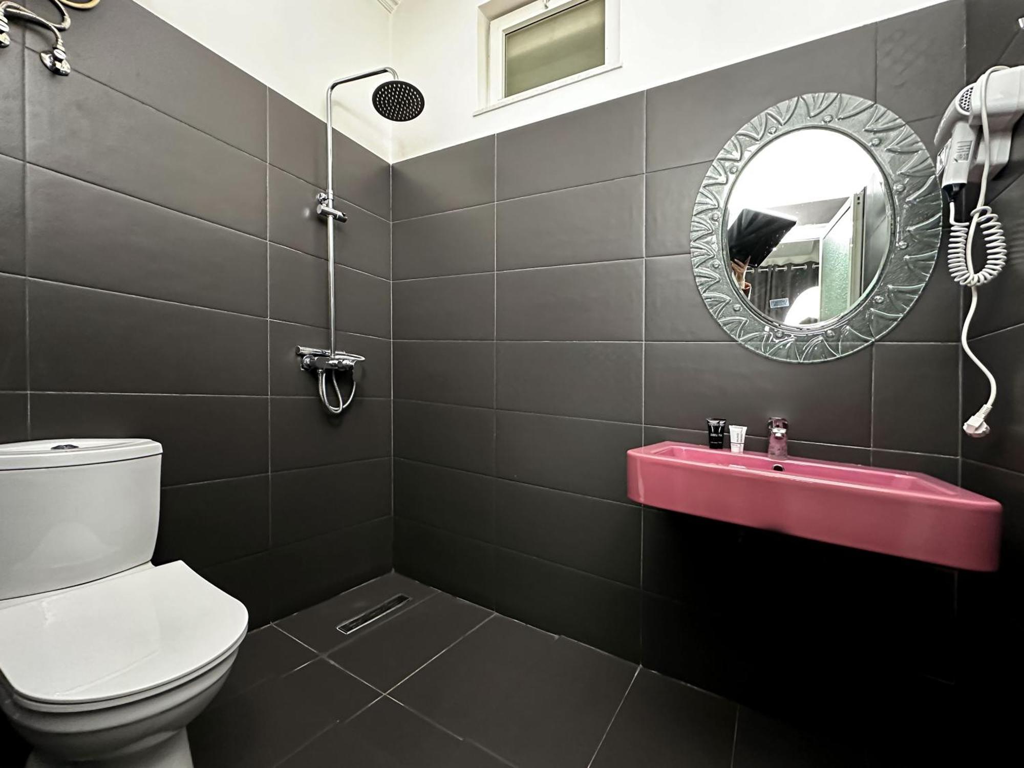 Eden Hotel Tirana Zewnętrze zdjęcie