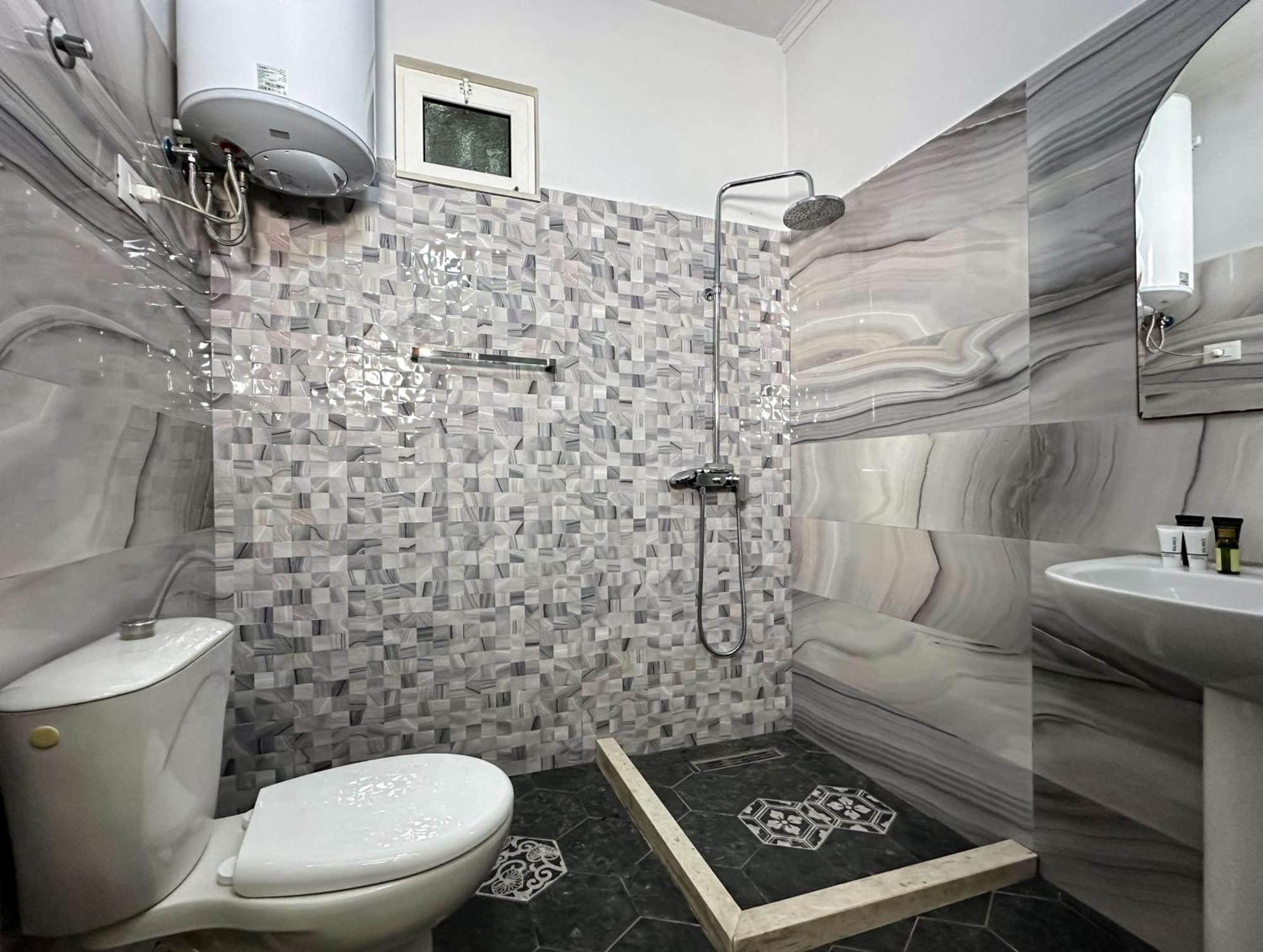Eden Hotel Tirana Zewnętrze zdjęcie